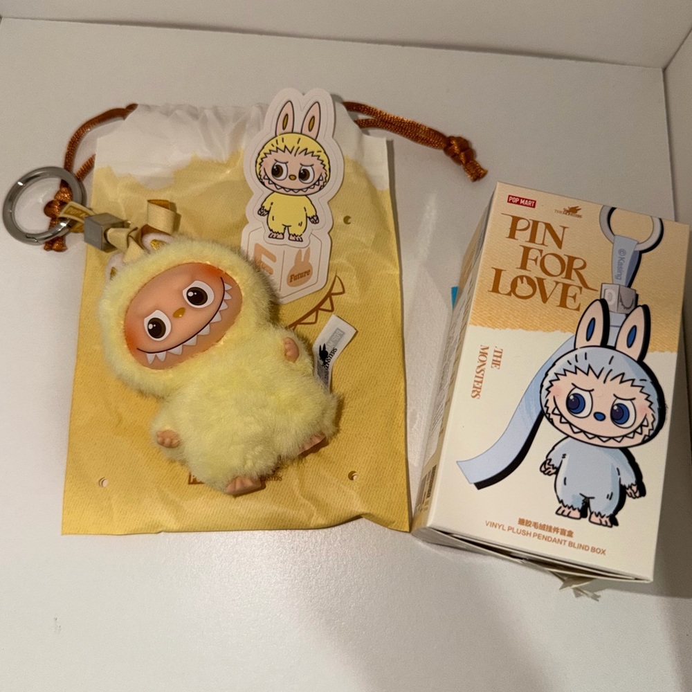 The Monsters LABUBU Pin for Love Series Letter F Plush Pendant (A-M) - Picture 7 of 7